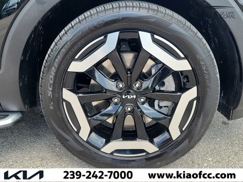 Certified 2025 Kia Telluride EX FWD image 7