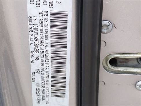 Used 2019 Jeep Cherokee Limited image 36