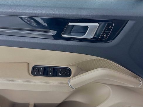 Certified 2019 Porsche Cayenne AWD/4WD image 11