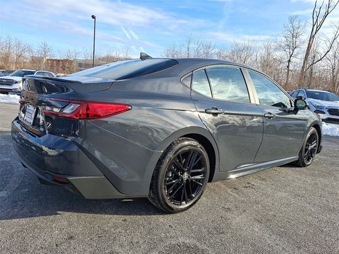 Used 2025 Toyota Camry SE image 6