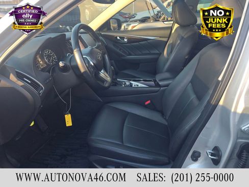 Used 2019 INFINITI Q50 Luxe w/ Essential Package (3.0T Luxe) image 6