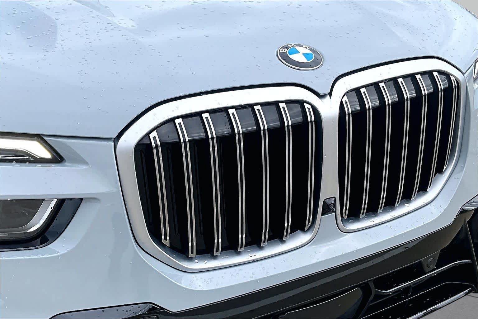 Used 2025 BMW X7 xDrive40i w/ M Sport Package AWD/4WD image 28