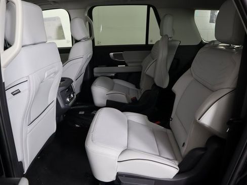 New 2025 Ford Expedition Max Platinum w/ Platinum Ultimate Package image 16