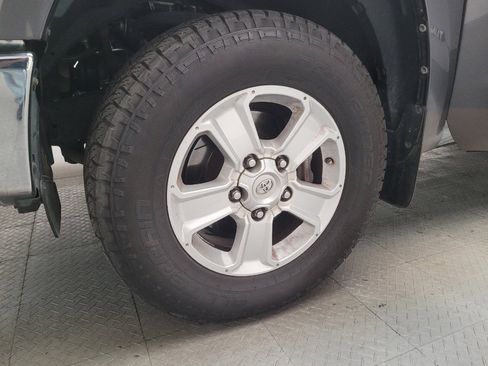 Used 2015 Toyota Tundra SR5 w/ SR5 Upgrade Package RWD image 31