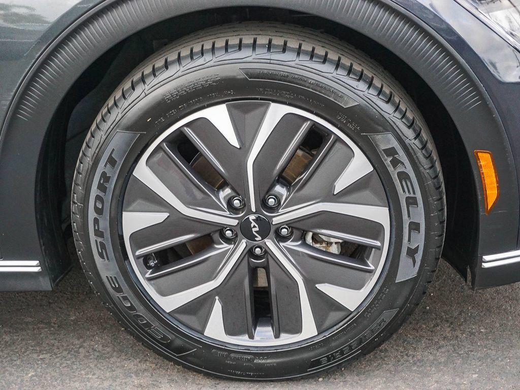 Certified 2024 Kia EV6 Light RWD image 35