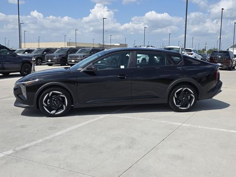 Used 2025 Kia K4 EX FWD image 2