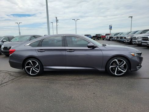 Used 2019 Honda Accord Sport image 3