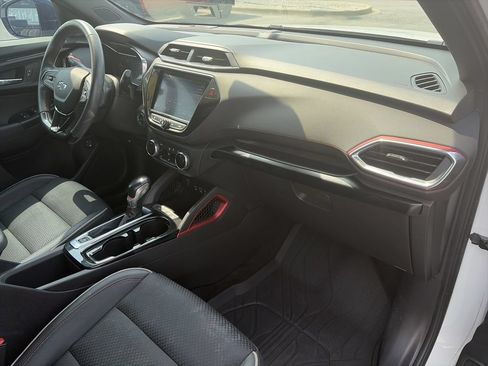 Used 2022 Chevrolet TrailBlazer RS w/ Sun and Liftgate Package FWD image 33