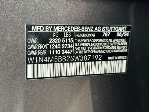 New 2025 Mercedes-Benz GLB 35 AMG 4MATIC image 32