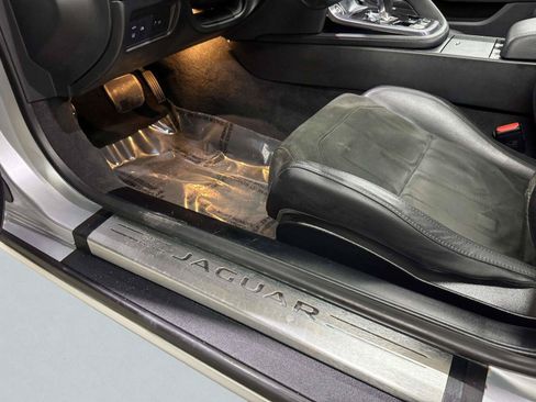 Used 2019 Jaguar F-TYPE Convertible RWD image 33