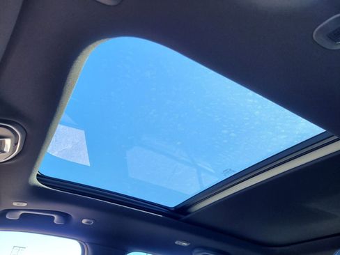 New 2025 Jeep Grand Cherokee Overland image 17