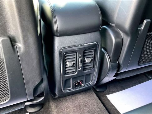 Used 2019 Jeep Grand Cherokee Altitude image 30