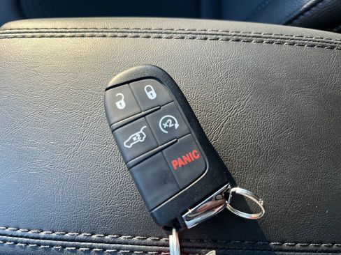 New 2025 Jeep Compass Latitude w/ Convenience Group image 25