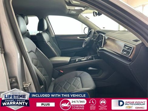 Used 2025 Volkswagen Atlas SE AWD/4WD image 23