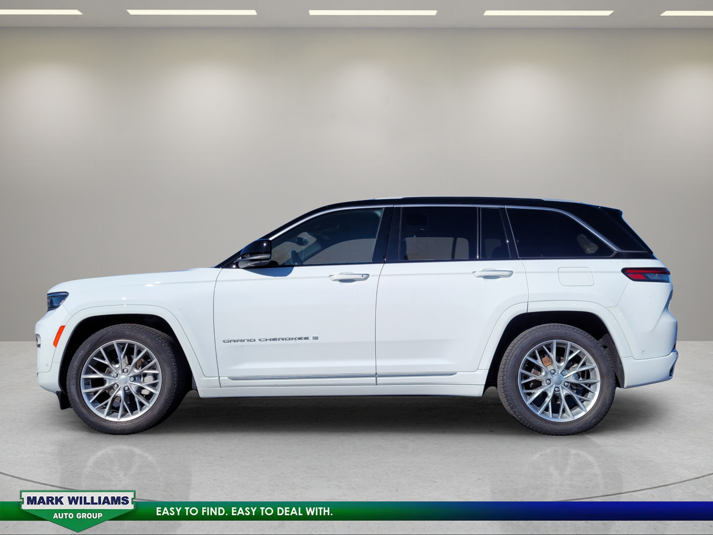 Used 2023 Jeep Grand Cherokee Summit w/ Adv Protech Group IV AWD/4WD image 7