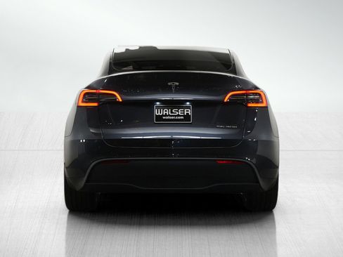 Used 2024 Tesla Model Y Long Range image 4