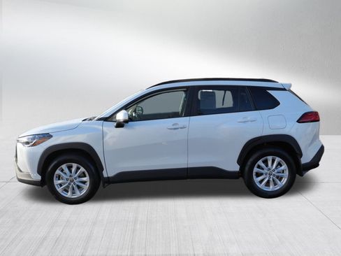 Certified 2023 Toyota Corolla Cross LE image 5