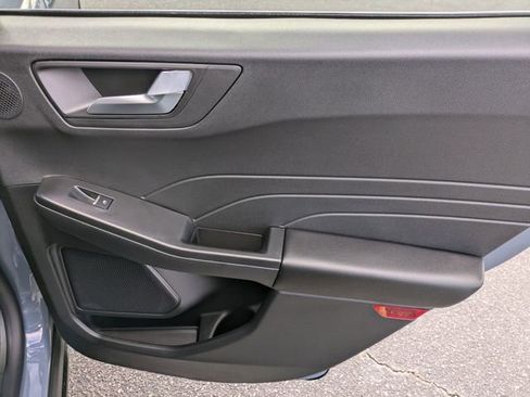 New 2025 Ford Escape SE w/ PHEV Premium Package image 33