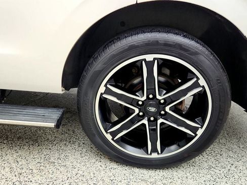 Used 2019 Ford Expedition Limited w/ Special Edition Package AWD/4WD image 9