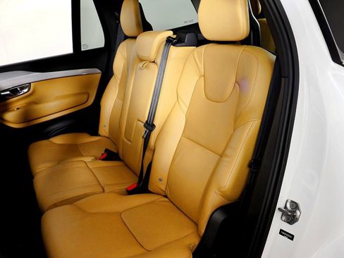 Used 2016 Volvo XC90 T8 Momentum w/ Vision Package image 41