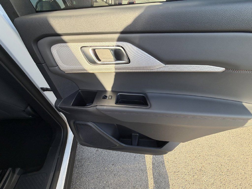 New 2026 Ford Explorer Active w/ Active Comfort Package RWD image 17