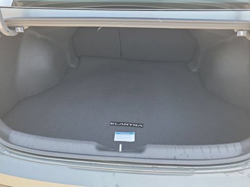 New 2026 Hyundai Elantra Limited FWD image 27