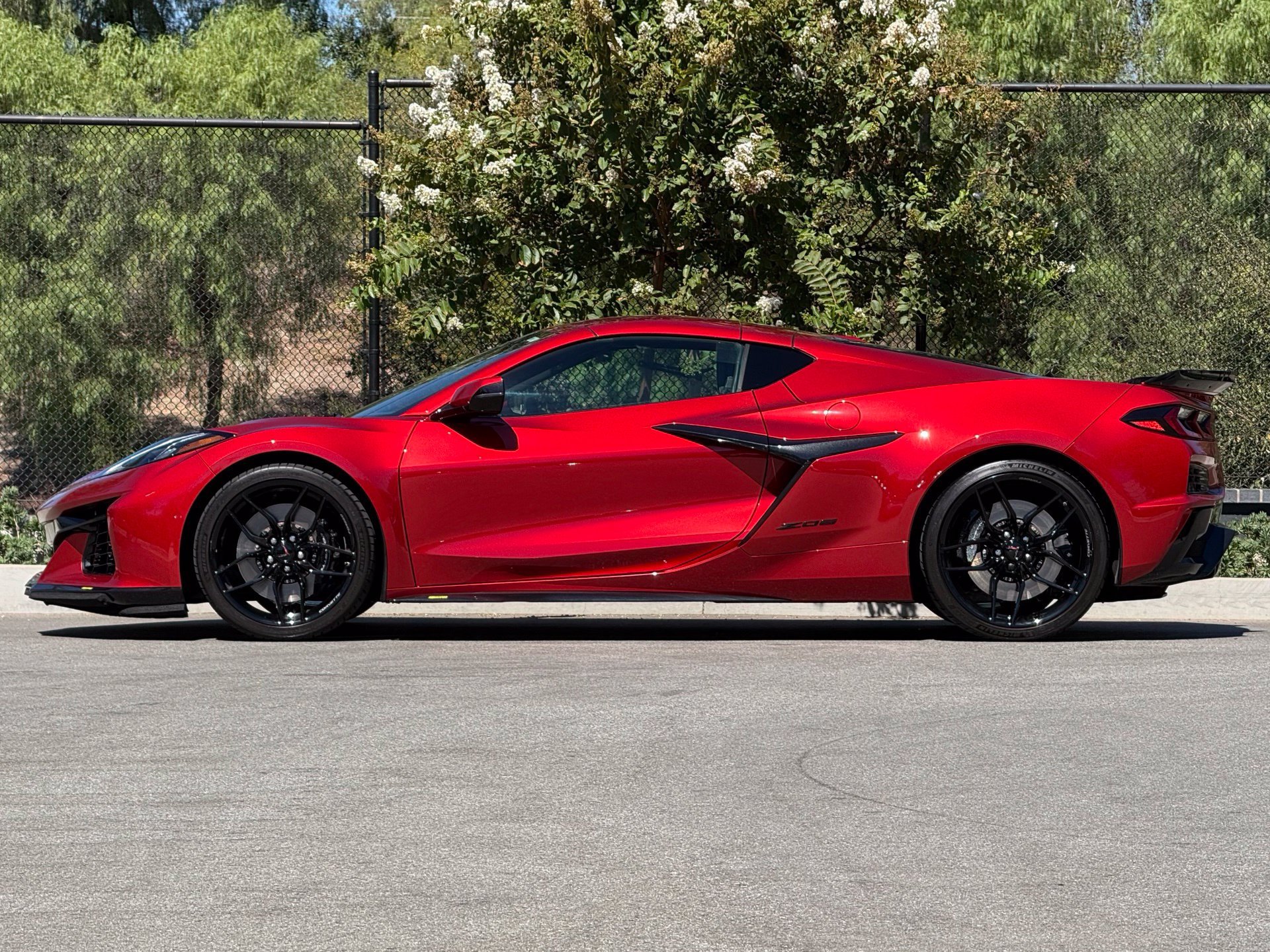 Used 2026 Chevrolet Corvette Z06 w/ Battery Protection Package RWD image 2