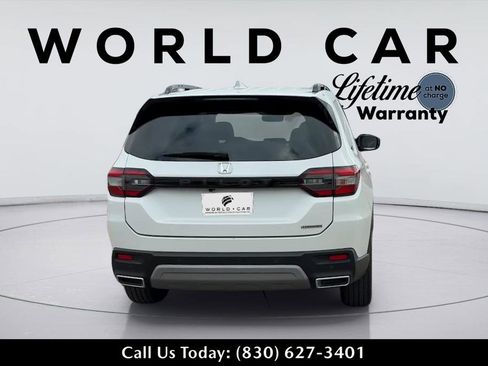 Used 2023 Honda Pilot Touring image 6