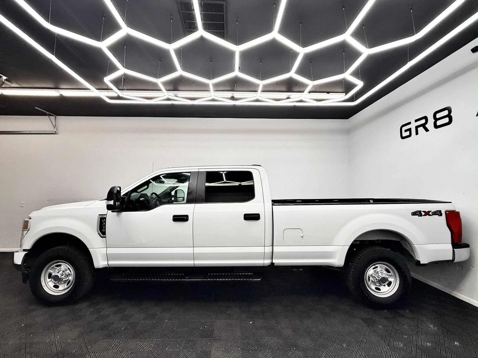 Used 2022 Ford F250 XL w/ Power Equipment Group AWD/4WD image 4