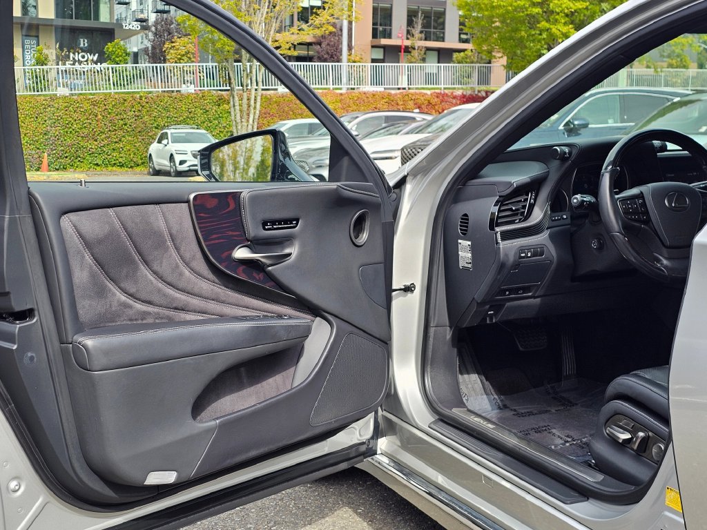 Used 2018 Lexus LS 500 AWD w/ Interior Upgrade Package image 22