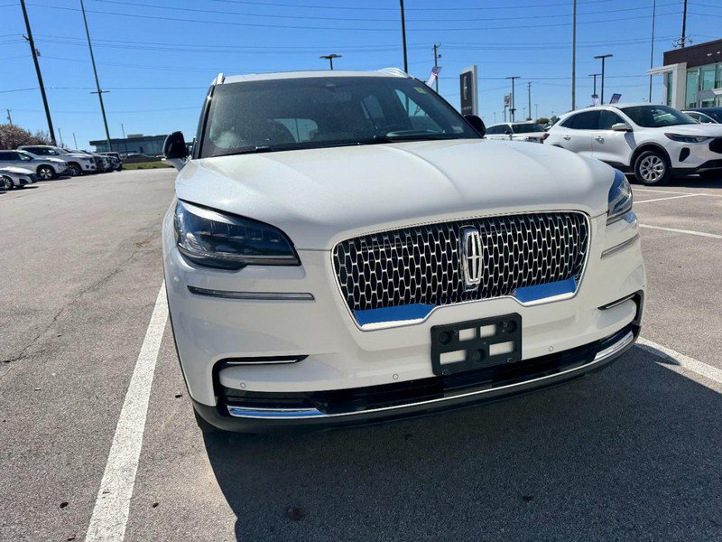Used 2023 Lincoln Aviator Reserve w/ Equipment Group 201A AWD/4WD image 2