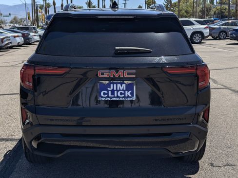 Used 2025 GMC Terrain Elevation w/ Elevation Premium Package AWD/4WD image 3