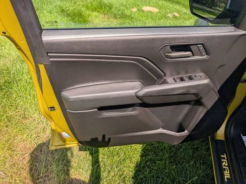 Used 2023 Chevrolet Colorado Trail Boss w/ Technology Package AWD/4WD image 14