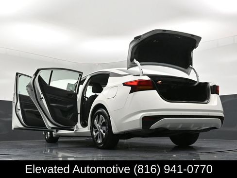 Used 2025 Nissan Altima 2.5 S FWD image 35