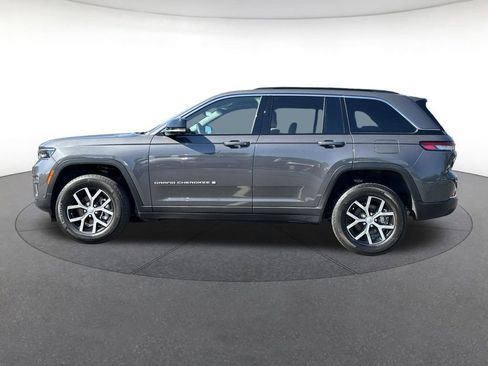 Certified 2025 Jeep Grand Cherokee Limited w/ Luxury Tech Group II AWD/4WD image 2