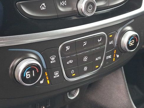 Used 2021 Chevrolet Traverse LT AWD/4WD image 15