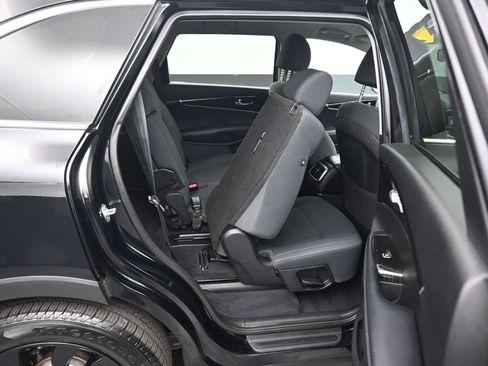 Used 2019 Kia Sorento S AWD/4WD image 46