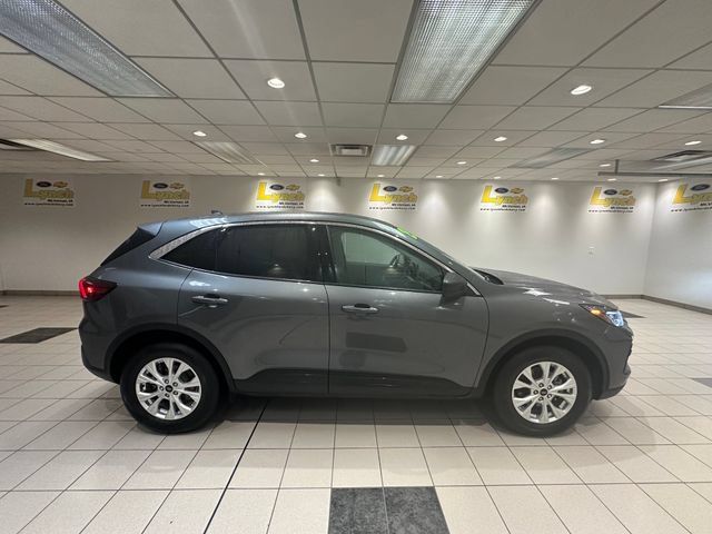 Used 2023 Ford Escape Active w/ Tech Pack #1 AWD/4WD image 3