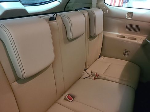 Used 2016 Toyota Highlander XLE image 10