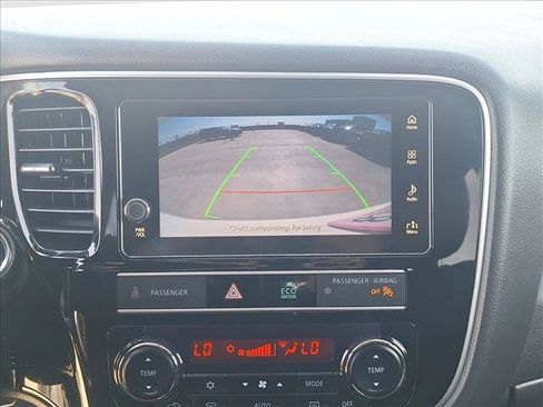 Used 2019 Mitsubishi Outlander SEL AWD/4WD image 12