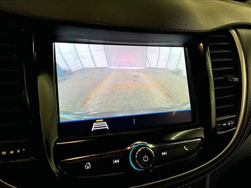 Used 2022 Chevrolet Trax LT w/ Driver Confidence Package image 20