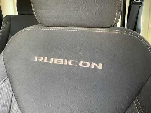 Used 2015 Jeep Wrangler Rubicon w/ Power Convenience Group AWD/4WD image 30