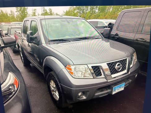 Used 2017 Nissan Frontier SV w/ SV Value Truck Package AWD/4WD image 4