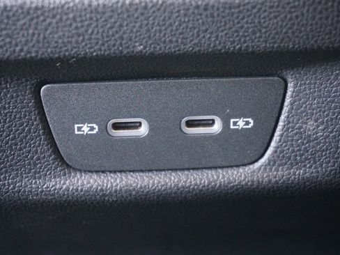 Used 2025 Volkswagen Tiguan S image 19