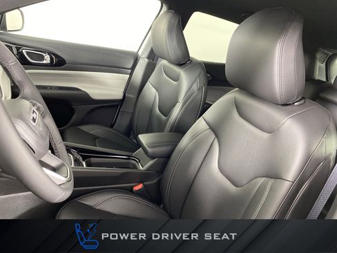 New 2026 Jeep Compass Limited image 14