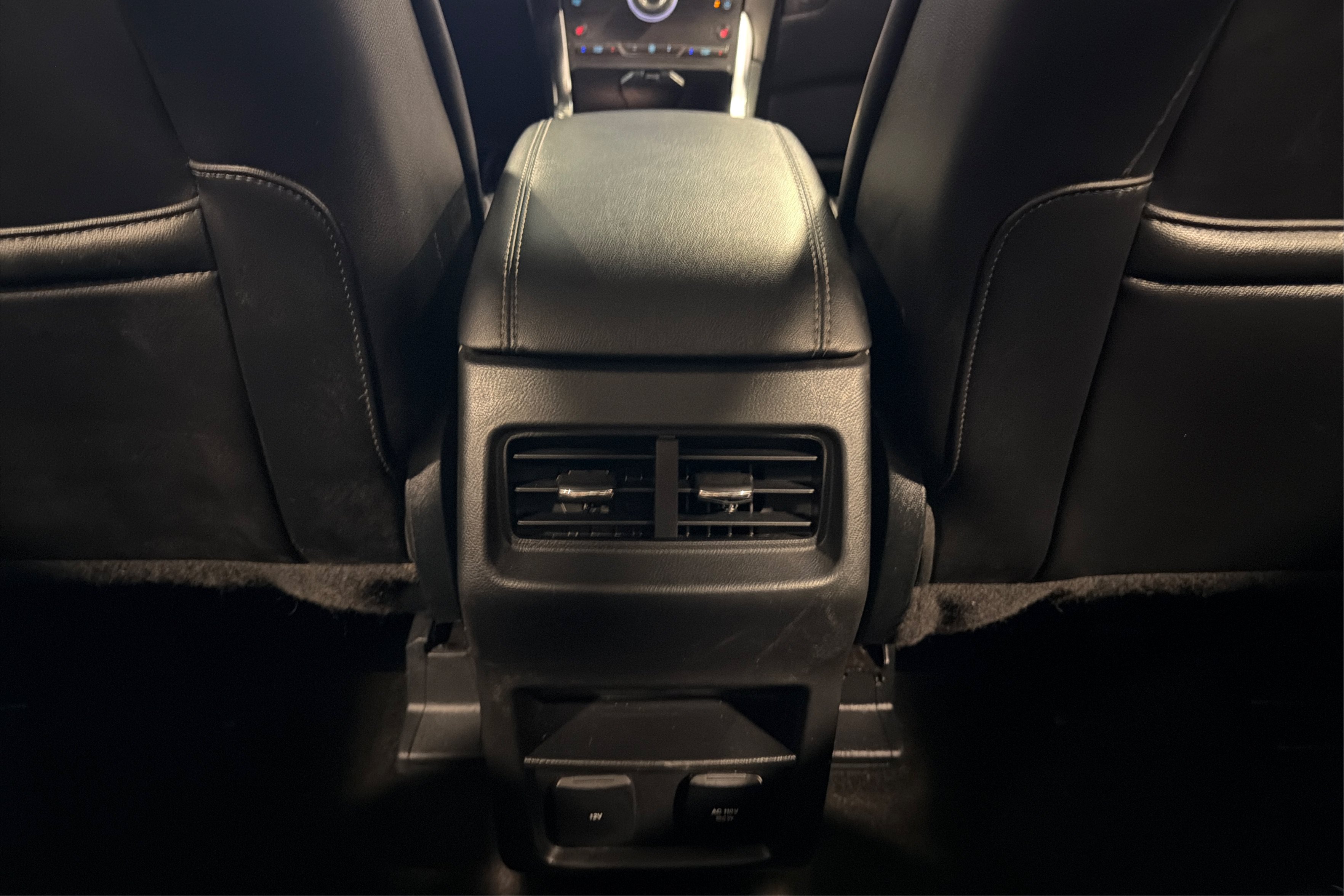Used 2020 Ford Edge Titanium AWD/4WD image 40