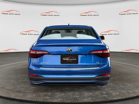 Used 2023 Volkswagen Jetta SE FWD image 9
