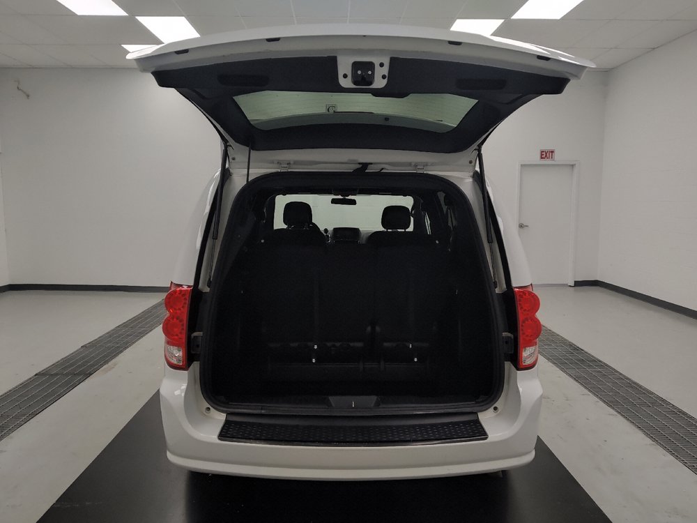 Used 2016 Dodge Grand Caravan SXT FWD image 29