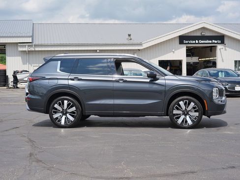 New 2026 Mitsubishi Outlander SEL AWD/4WD image 2