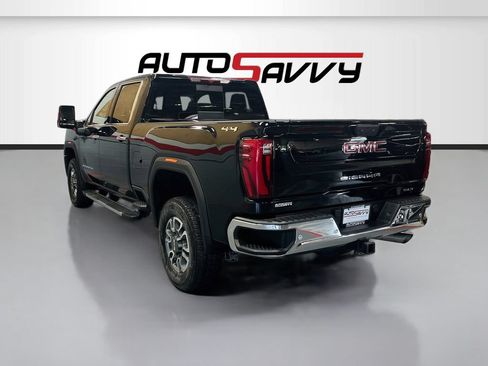 Used 2024 GMC Sierra 2500 SLT w/ SLT Premium Package AWD/4WD image 5